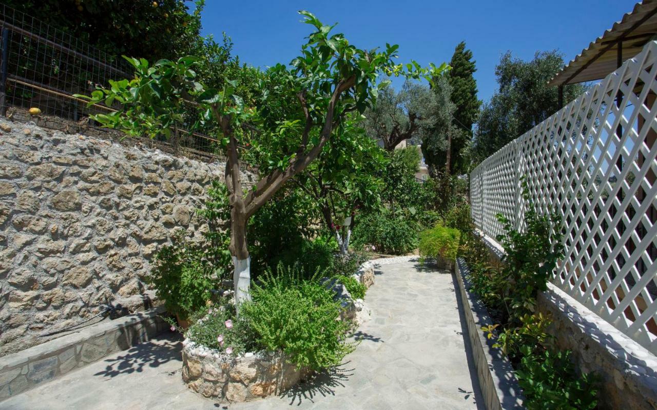 Thalassa Studios Palaiokastritsa Exterior foto